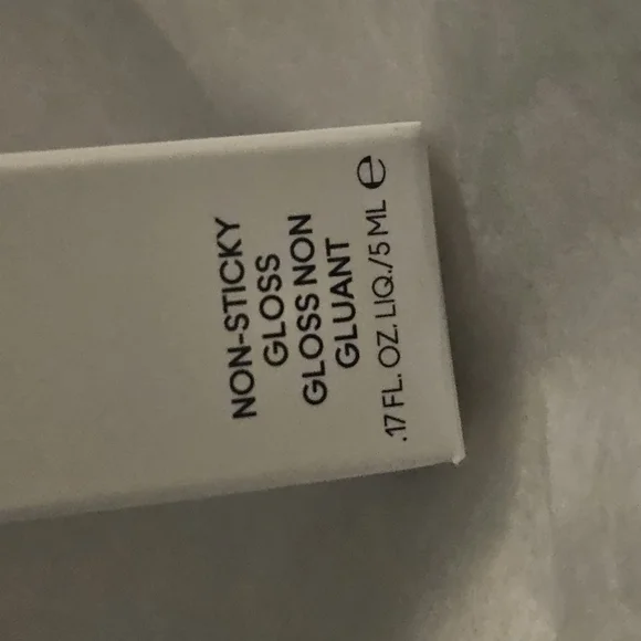 MAC Cosmetics Lipglass in Vibrant Red - Picture 10 of 13